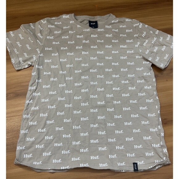 HUF Men's All Over Logo Graphic Short Sleeve T-Shirt Tan Size Large - Picture 2 of 9